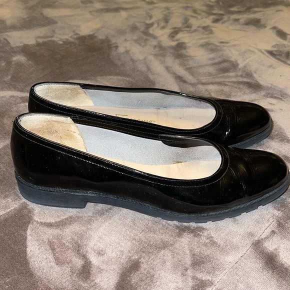 SALVATORE FERRAGAMO Black Patent Slip On Minimalist Loafer - sz 7.5 - Picture 3 of 10